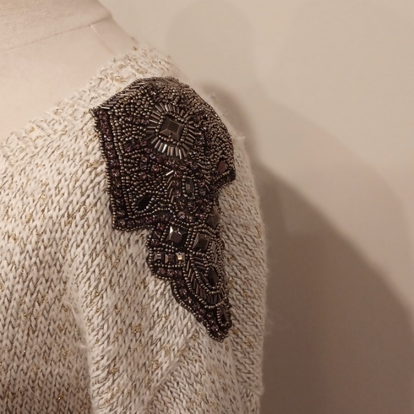 Guess Gold Metallic & Ivory Sweater w/Beaded Shoulder Epaulettes- Sz. Med - Picture 14 of 14
